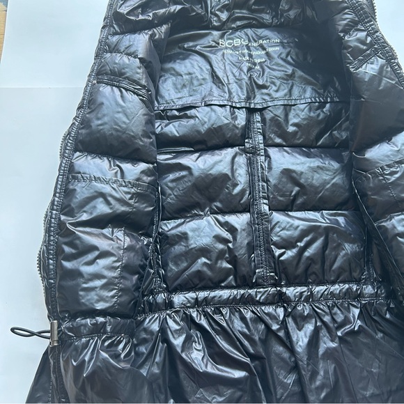 BCBG ULTRA LIGHT WEIGHT PACKABLE DOWN VEST - Picture 4 of 7